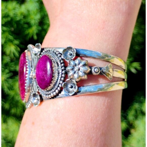 Southwest Purple Spiny Oyster Sterling Silver Cuff Bracelet Floral Design 48.4g - Picture 2 of 11